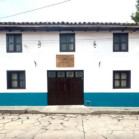 Alhambra Hotel - San Cristóbal de Las Casas エクステリア 写真